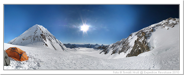 Ze Sedla vertikál - ledovec Grumm-Gržimajlo (klikněte pro násl. obrázek) 